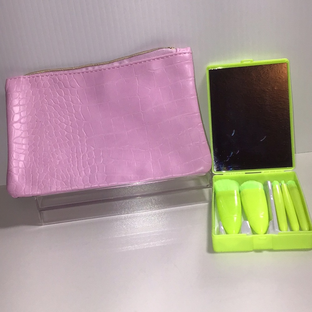 Pink Croc-Embossed Ipsy bag and 5 travel sized makeup brush set NEW